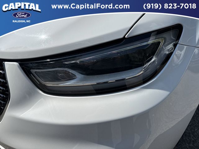 Used 2024 White Chrysler Limited image 11