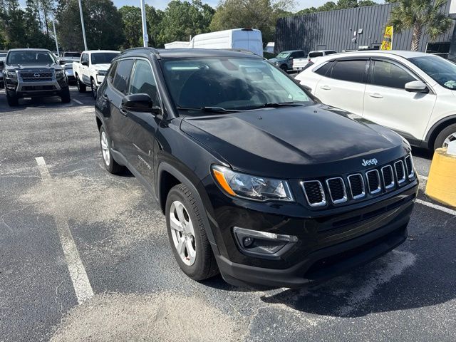 Used 2018 Black Jeep Latitude image 4