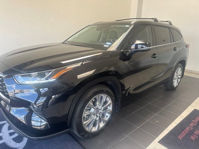 2026 Toyota Highlander Limited Black at Gullo Toyota