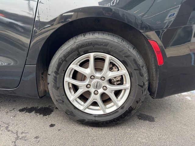 Used 2023 Black Chrysler LX image 47