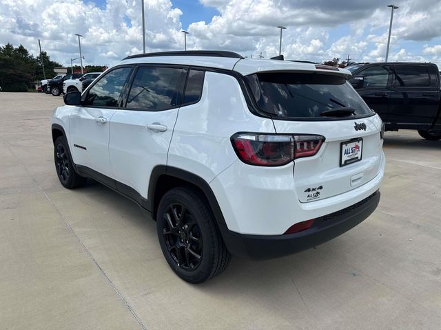 New 2026 White Jeep Latitude image 6