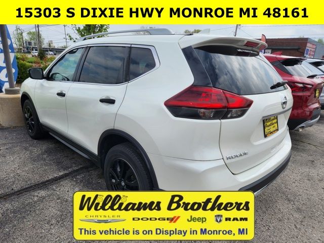 2019 Nissan Rogue SV - Pearl White Tricoat exterior view 5