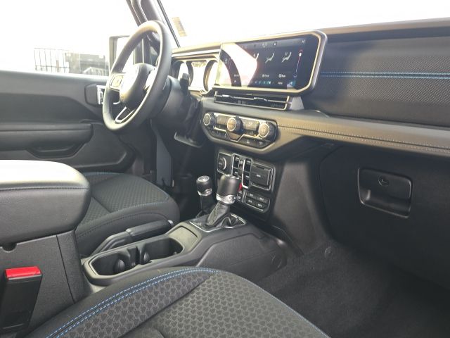 2025 Jeep Wrangler Rubicon 4xe:B02249