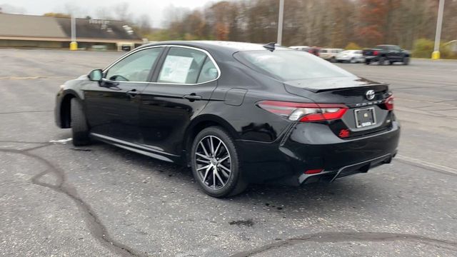 2022 Toyota Camry SE 6