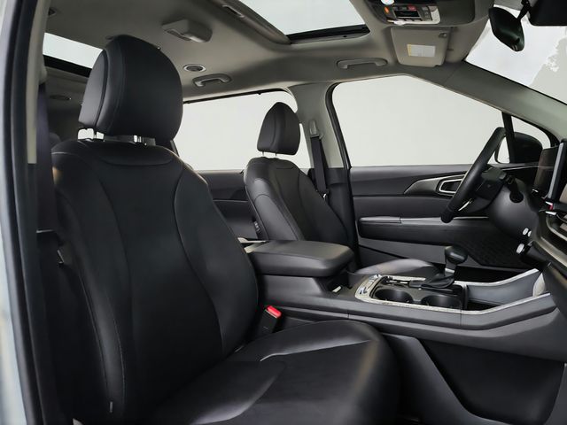 Used 2026 Kia Carnival Van