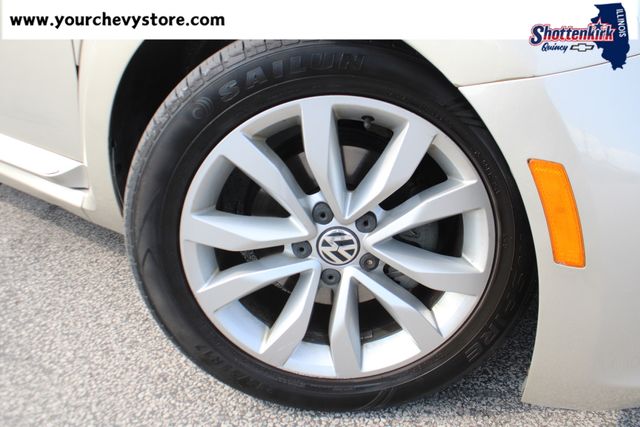 Used 2013 Volkswagen Beetle Hatchback