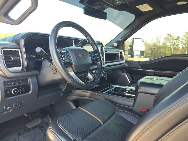 2024 Ford F-250SD Platinum:168065A2