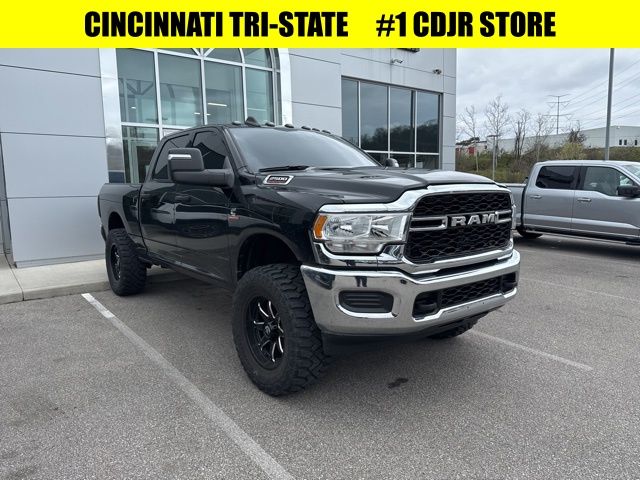 Diamond Black Crystal Pearlcoat 2024 RAM 2500 Tradesman Crew Cab 4WD Pickup Truck Four-Wheel Drive 6-Speed Automatic