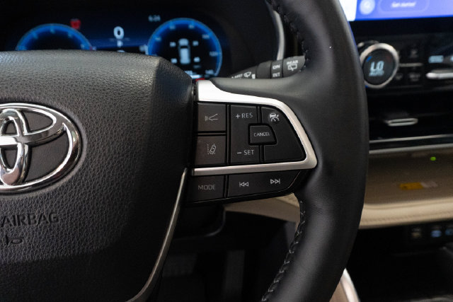 Used 2024 Toyota Highlander SUV