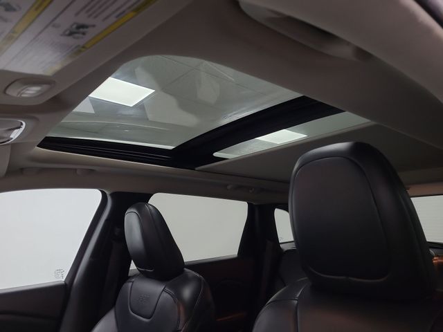 2017 – Jeep – Cherokee