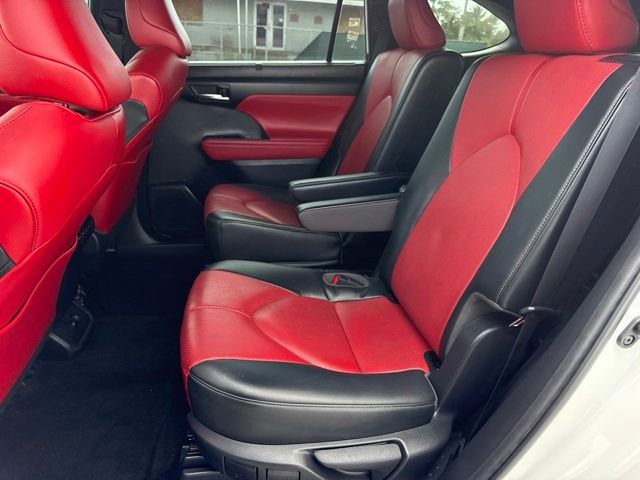 Used 2023 Toyota Highlander SUV