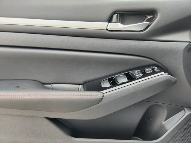 2025 Nissan Altima 2.5 SR photo 15