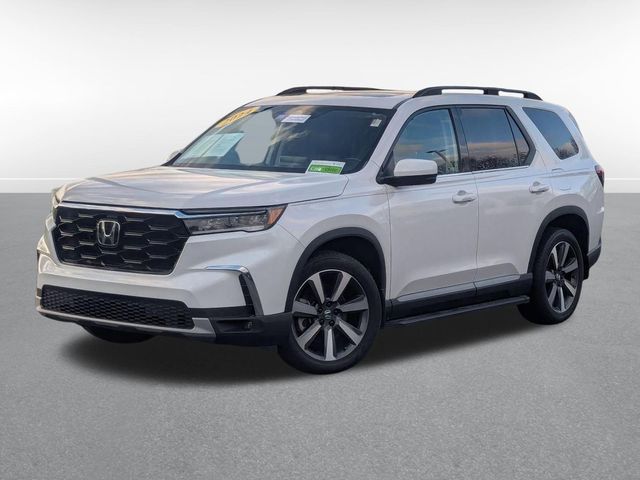 Platinum White Pearl 2024 Honda Pilot Touring AWD SUV / Crossover All-Wheel Drive Automatic
