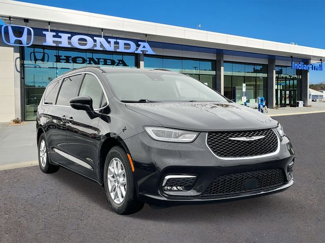 2022 Chrysler Pacifica Touring L 1