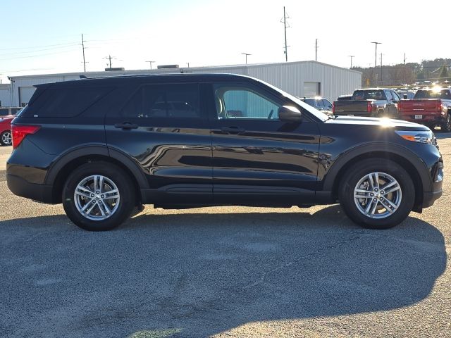 2024 Ford Explorer Base:B02084