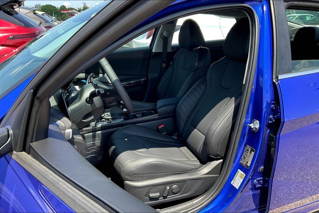 2025 Hyundai Elantra Hybrid Limited photo