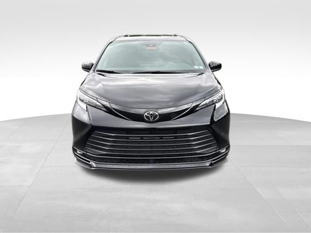 new 2026 Toyota Sienna car, priced at $53,689