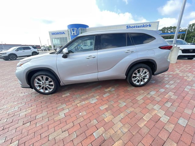 Used 2021 Toyota Highlander SUV