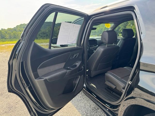 Used 2022 Black Chevrolet High Country image 14