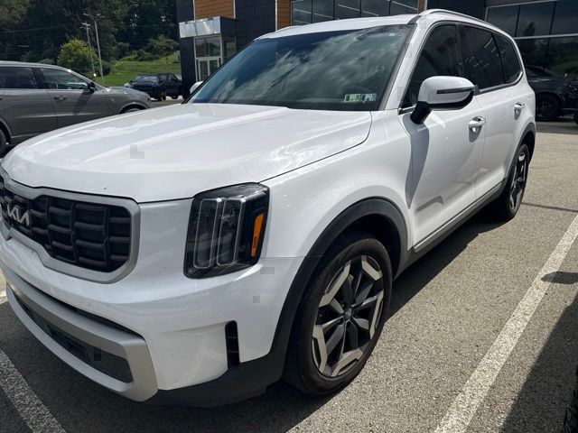 Glacial White Pearl 2024 Kia Telluride SUV / Crossover All-Wheel Drive 8-Speed Automatic