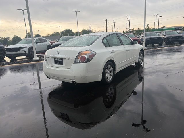 Used 2009 White Nissan 2.5 SL image 9