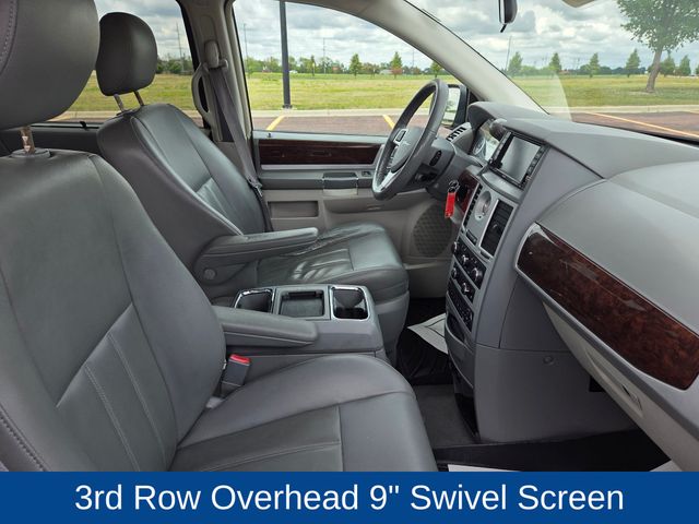 2010 Chrysler Town & Country Touring
