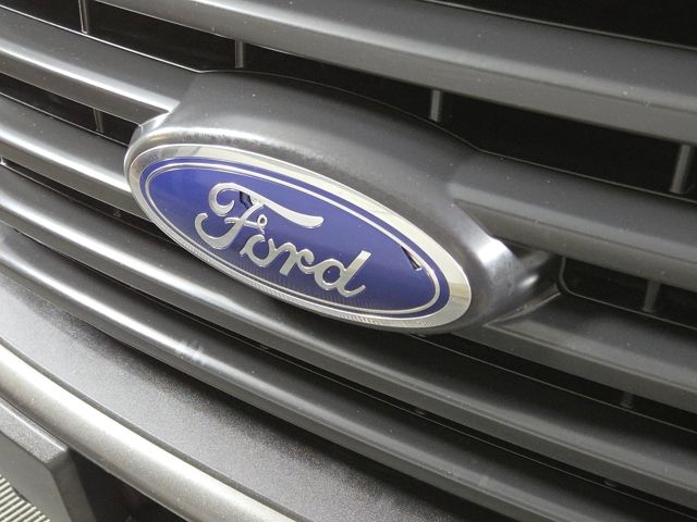 2015 Ford F-150 XLT photo 9