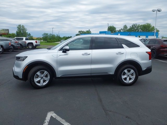 Used 2022 Silver Kia LX image 3
