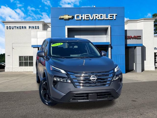 2024 Nissan Rogue SV's photo