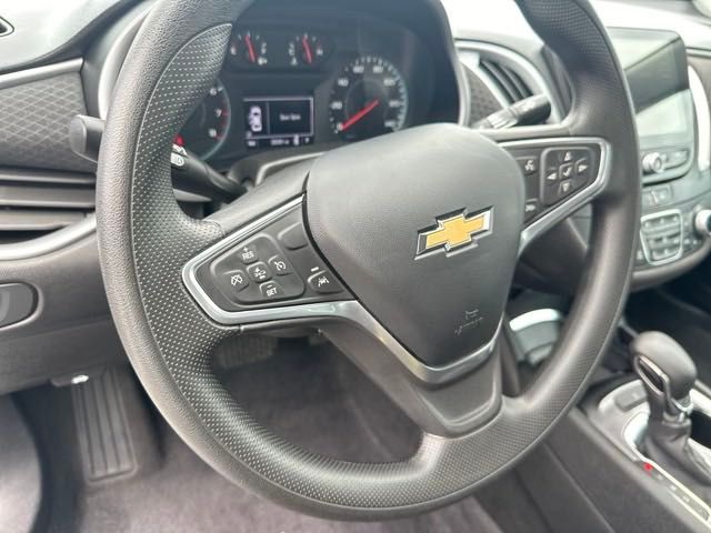 2023 Chevrolet Malibu LT 32