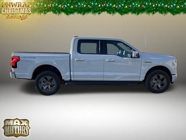 2023 Ford F-150 Lightning Lariat 22