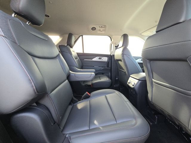 2025 Ford Explorer Active:B02481