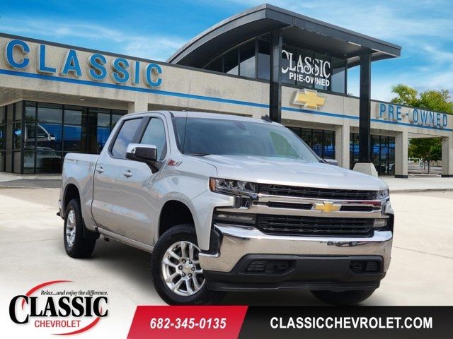 Silver Ice Metallic 2020 Chevrolet Silverado 1500 LT Crew Cab 4WD Pickup Truck Four-Wheel Drive 8-Speed Automatic