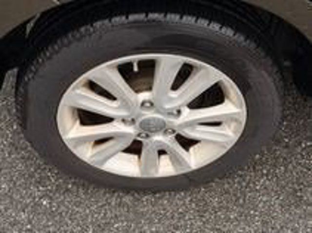 Used 2013 Green Kia Plus image 33