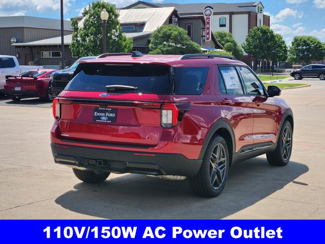 2025 Ford Explorer ST-Line photo
