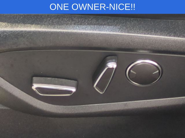Used 2020 Silver Lincoln Reserve image 17