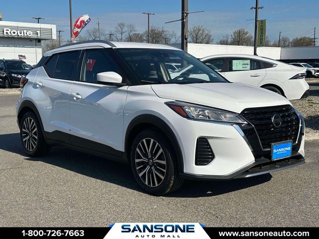 White (Fresh Powder) 2021 Nissan Kicks SV FWD SUV / Crossover Front-Wheel Drive Continuously Variable Transmission