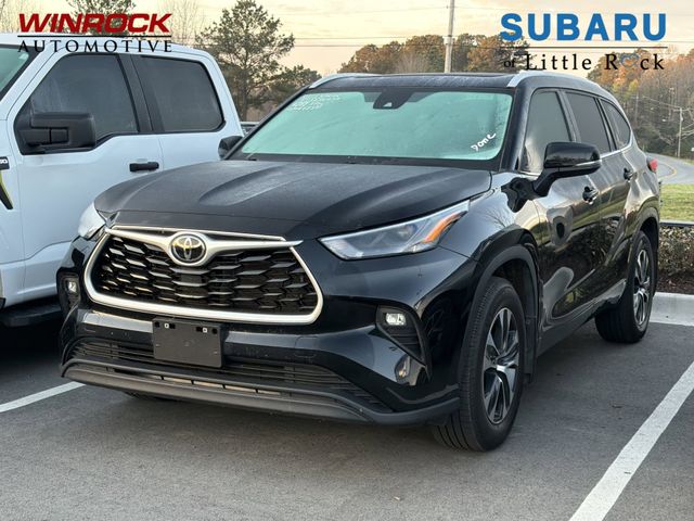 2023 Toyota Highlander LE FWD