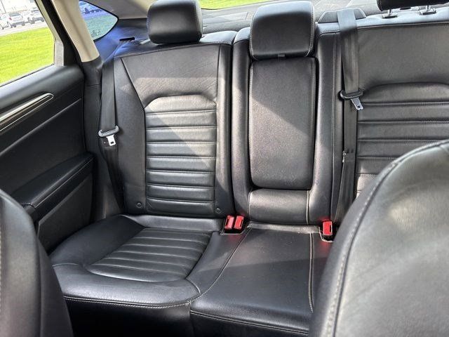 2017 Ford Fusion SE photo