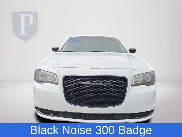 2023 Chrysler 300 Touring 12