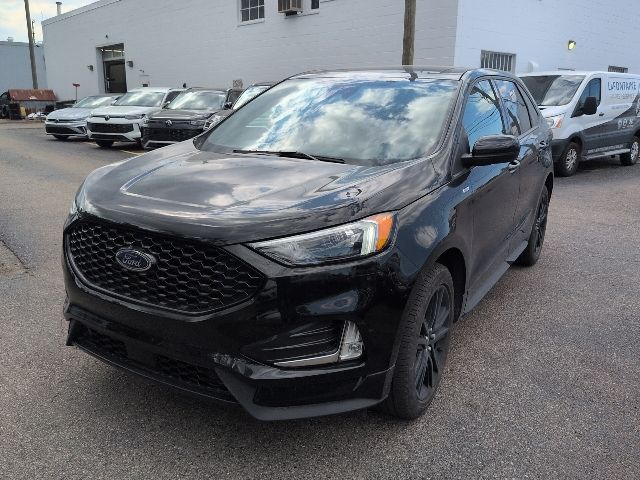 2024 Ford Edge ST-Line AWD's photo