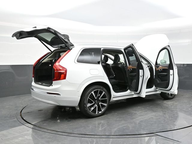 2024 Volvo XC90 B5 Plus photo