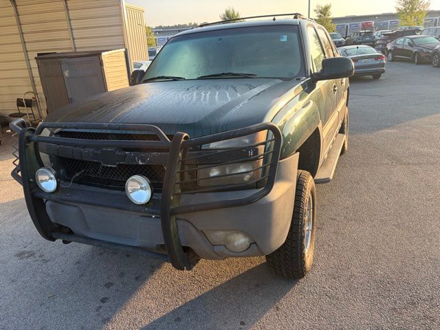 Forest Green Metallic 2002 Chevrolet Avalanche Pickup Truck Four-Wheel Drive 4-Speed Automatic Overdrive