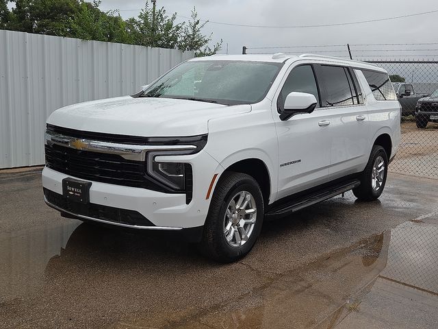 Summit White 2026 Chevrolet Suburban SUV / Crossover 4X2