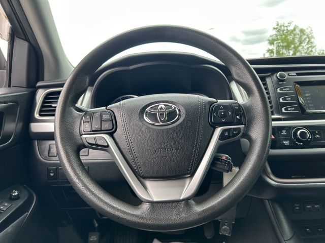 used 2019 Toyota Highlander car, priced at $23,999