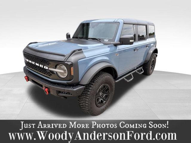 Blue (Azure Gray Metallic Tri-Coat) 2024 Ford Bronco Wildtrak 4-Door 4WD SUV / Crossover Four-Wheel Drive Automatic