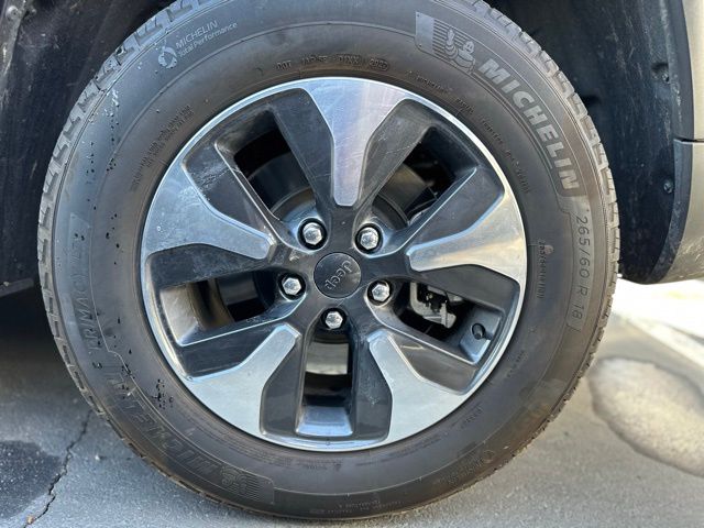 used 2022 Jeep Grand Cherokee car, priced at $27,988