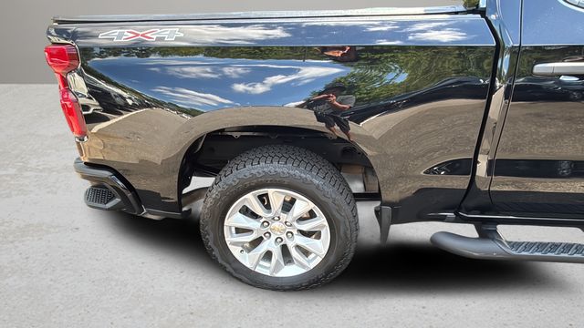 Used 2022 Black Chevrolet Custom image 34