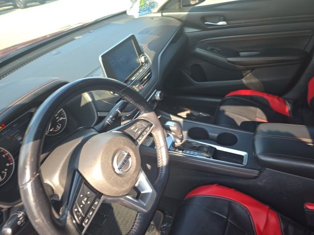 Used 2020 Red Nissan 2.5 SR image 3