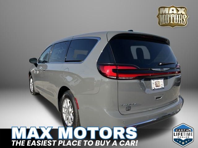 2024 Chrysler Pacifica Touring L 6